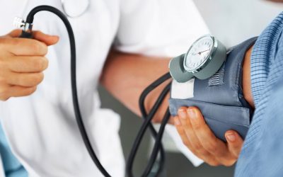 Pressão alta? Confira 5 maneiras de controlar a hipertensão