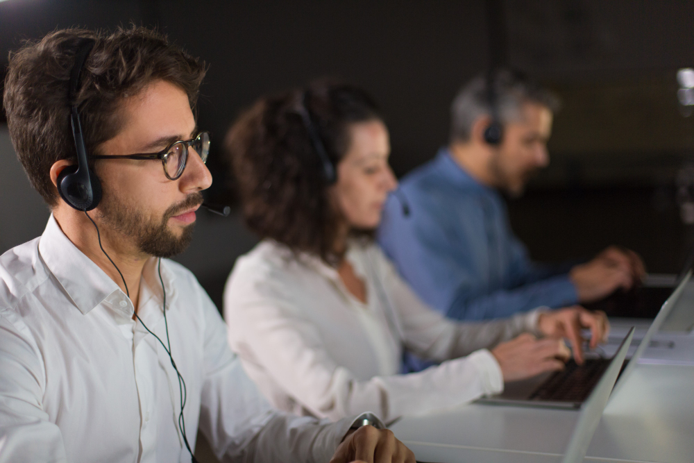 contratar-um-call-center contratar-um-call-center